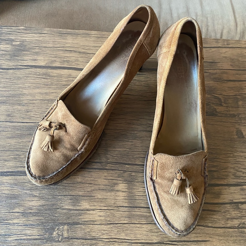 Elegant Tan Suede Heels with Tassels